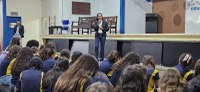 Alunos do Colégio Objetivo conhecem projeto 'Câmara Mirim' durante palestra 