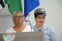 Câmara entrega Moção de Aplausos a moradora de Coronel Goulart