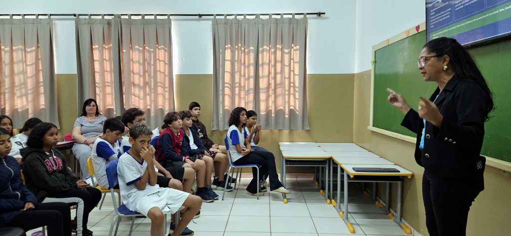 Câmara Mirim promove palestra a alunos da Escola Vereador José Molina