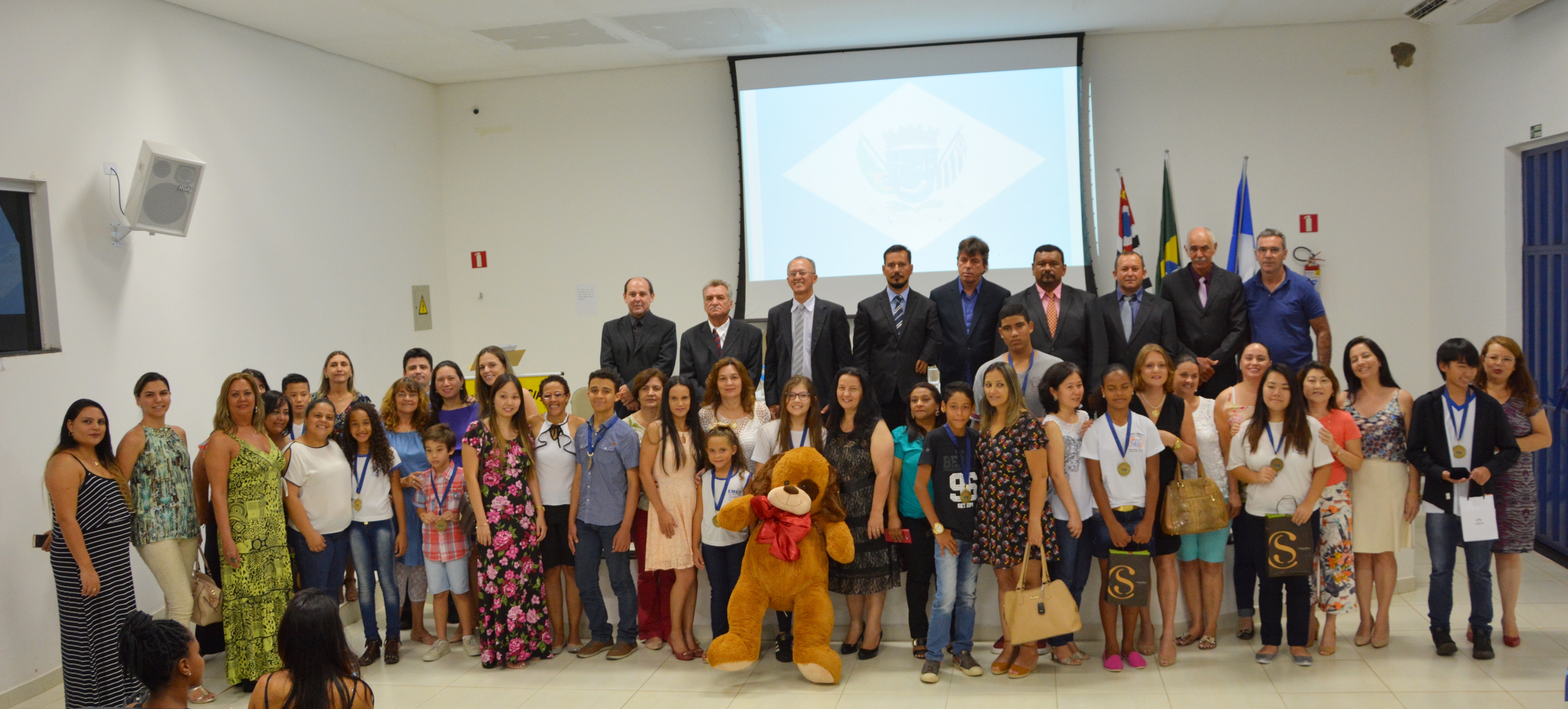 Homenagem aos atletas do karatê e alunos destaques das escolas