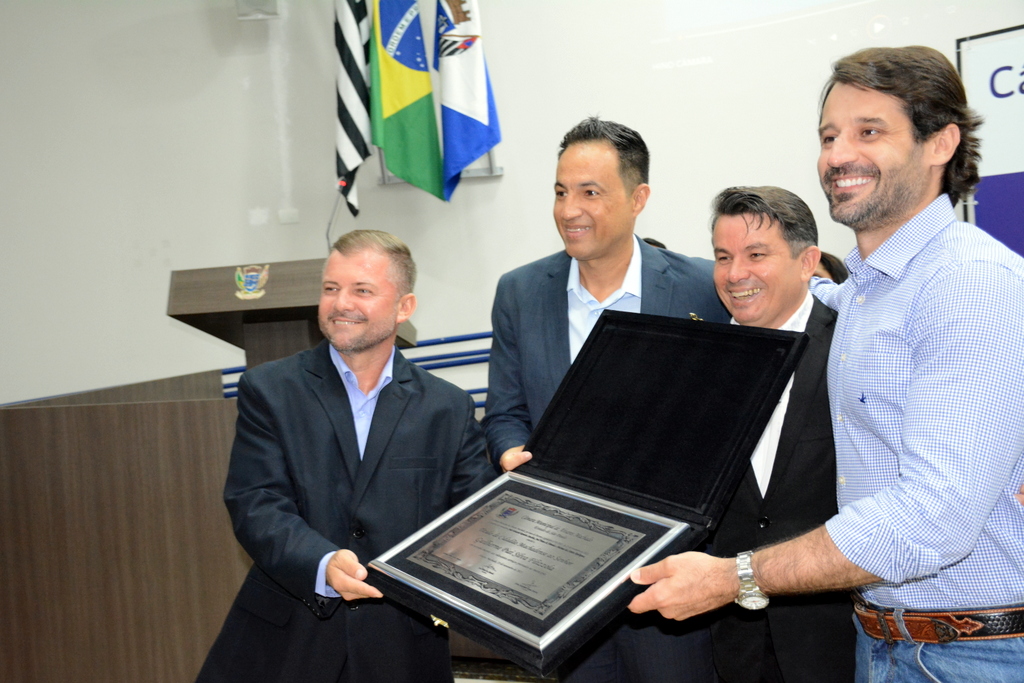 Legislativo entrega título de Cidadão Machadense a Guilherme Piai Filizzola