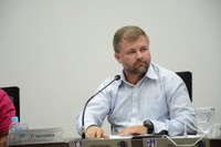 Parlamentar solicita instalação de poste de iluminação por segurança de motoristas