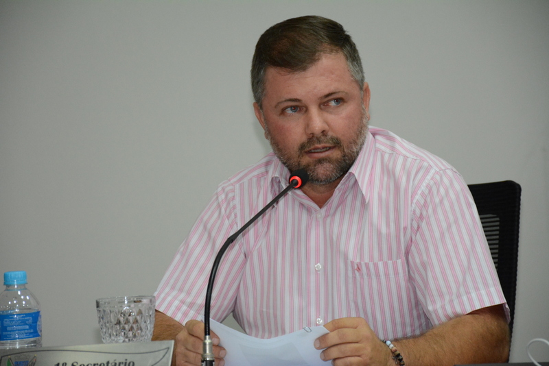 Vereador aciona concessionária para manutenção de asfalto em ponte 