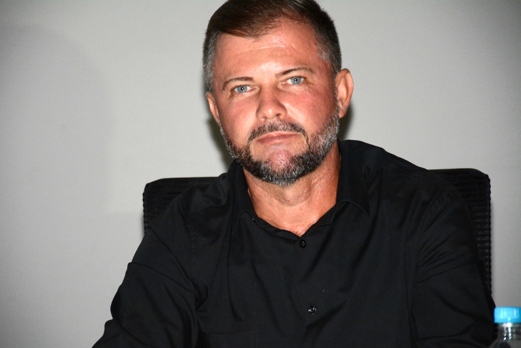 Vereador pede posicionamento sobre notificação para limpeza de terreno