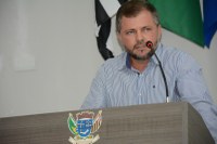 Vereador cobra solução para problemas com galeria e asfalto em dois bairros de Machado