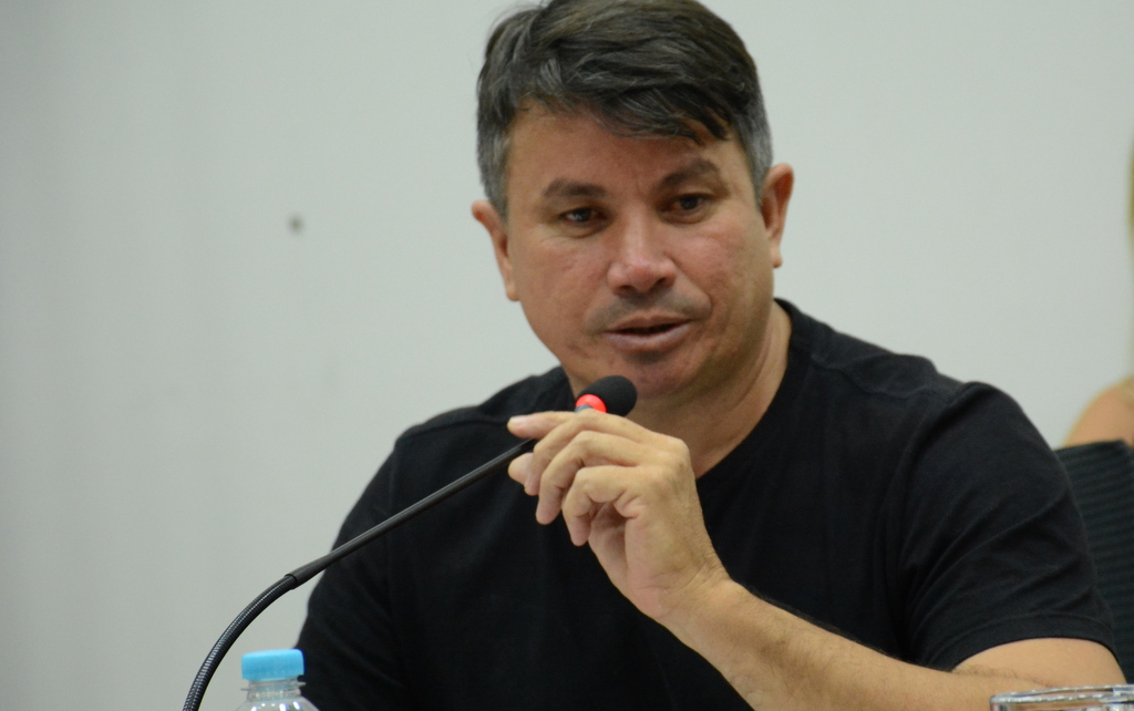 Vereador solicita dados de organização de feira-livre e credenciamento de artistas 