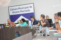 Vereadores aprovam nove requerimentos e três projetos de lei em sessão