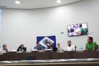 Vereadores cobram dados sobre limpeza pública e campo de futebol em sessão