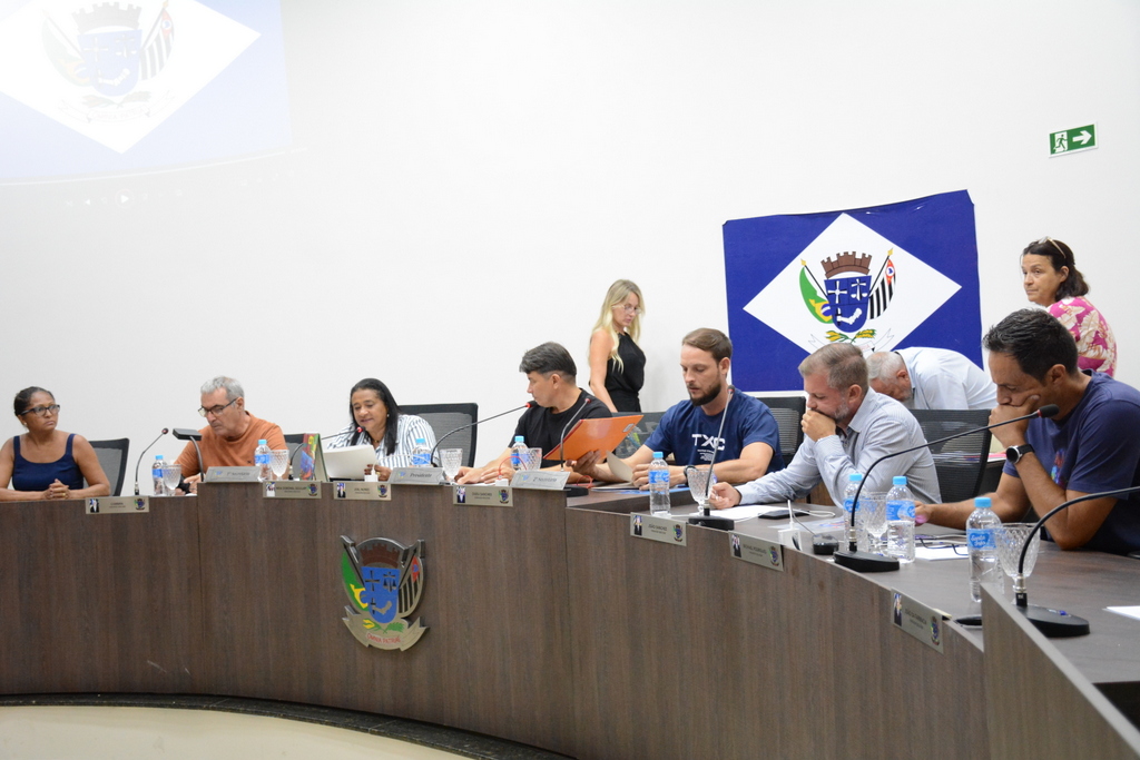 Vereadores discutem regularização de loteamento e melhorias no trânsito