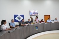 Vereadores mantêm veto e aprovam projeto em sessão extraordinária